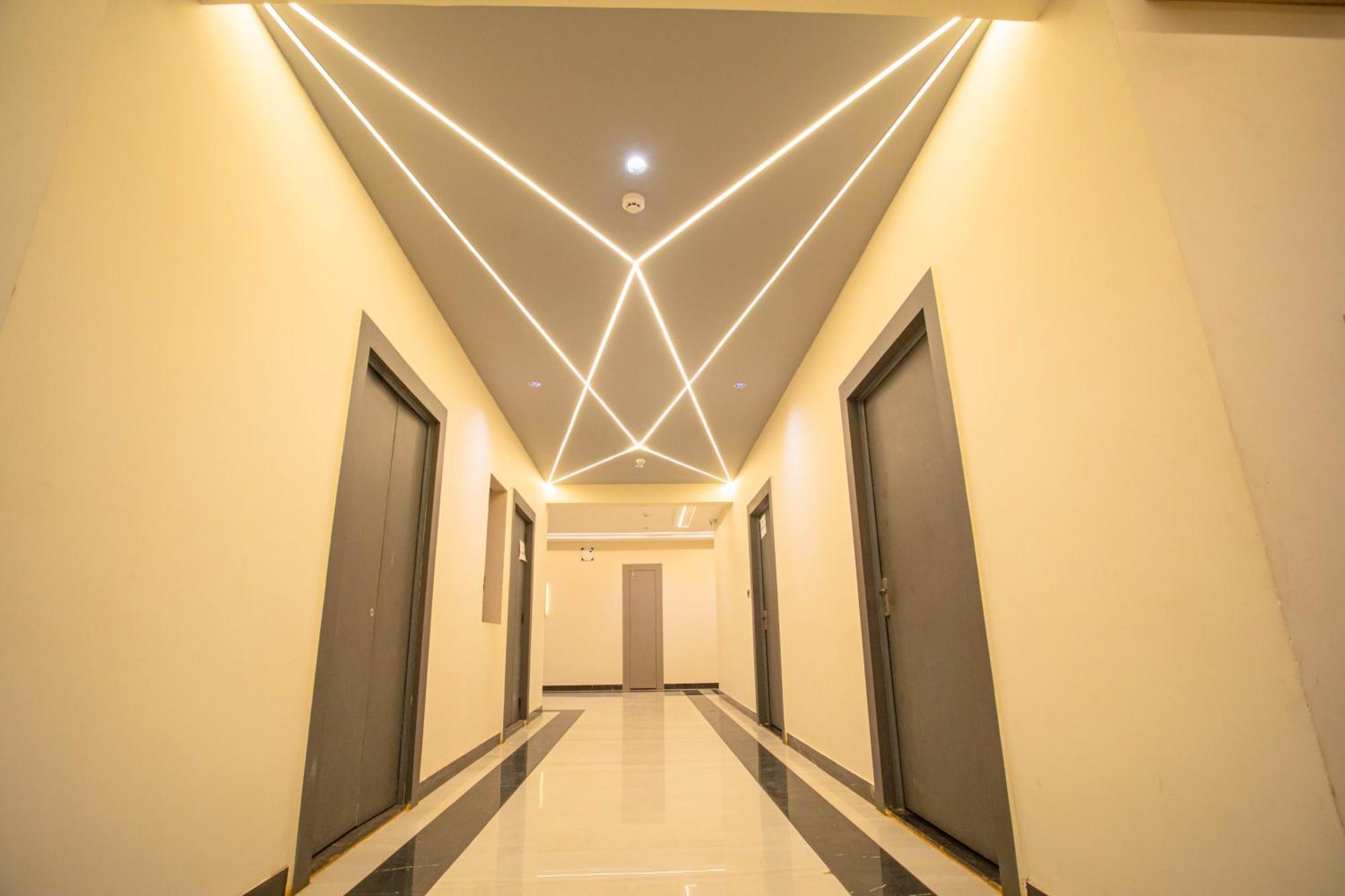 Hotel Miracle 2Km From Mahakal Temple Ujjain Luaran gambar