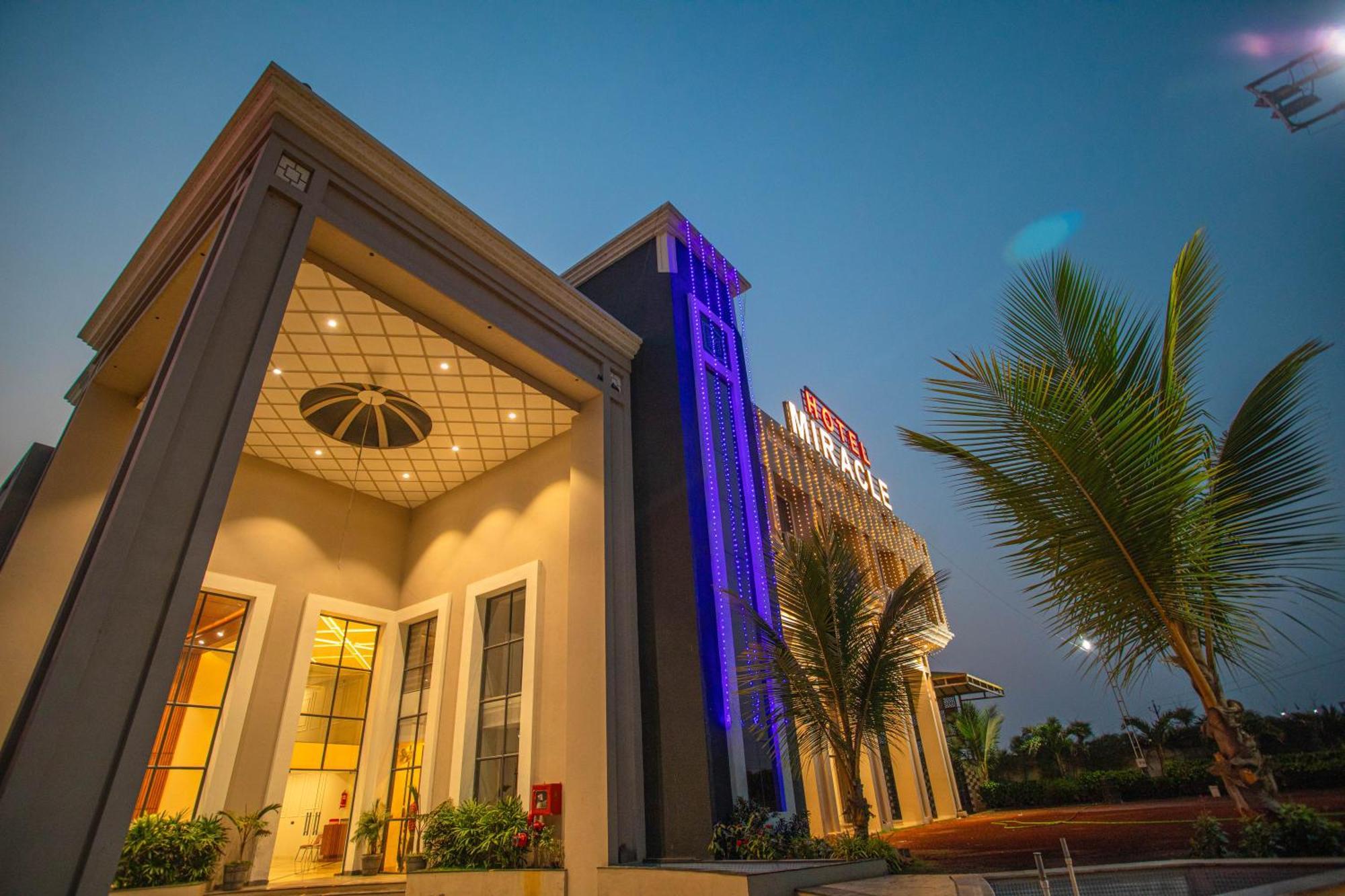 Hotel Miracle 2Km From Mahakal Temple Ujjain Luaran gambar