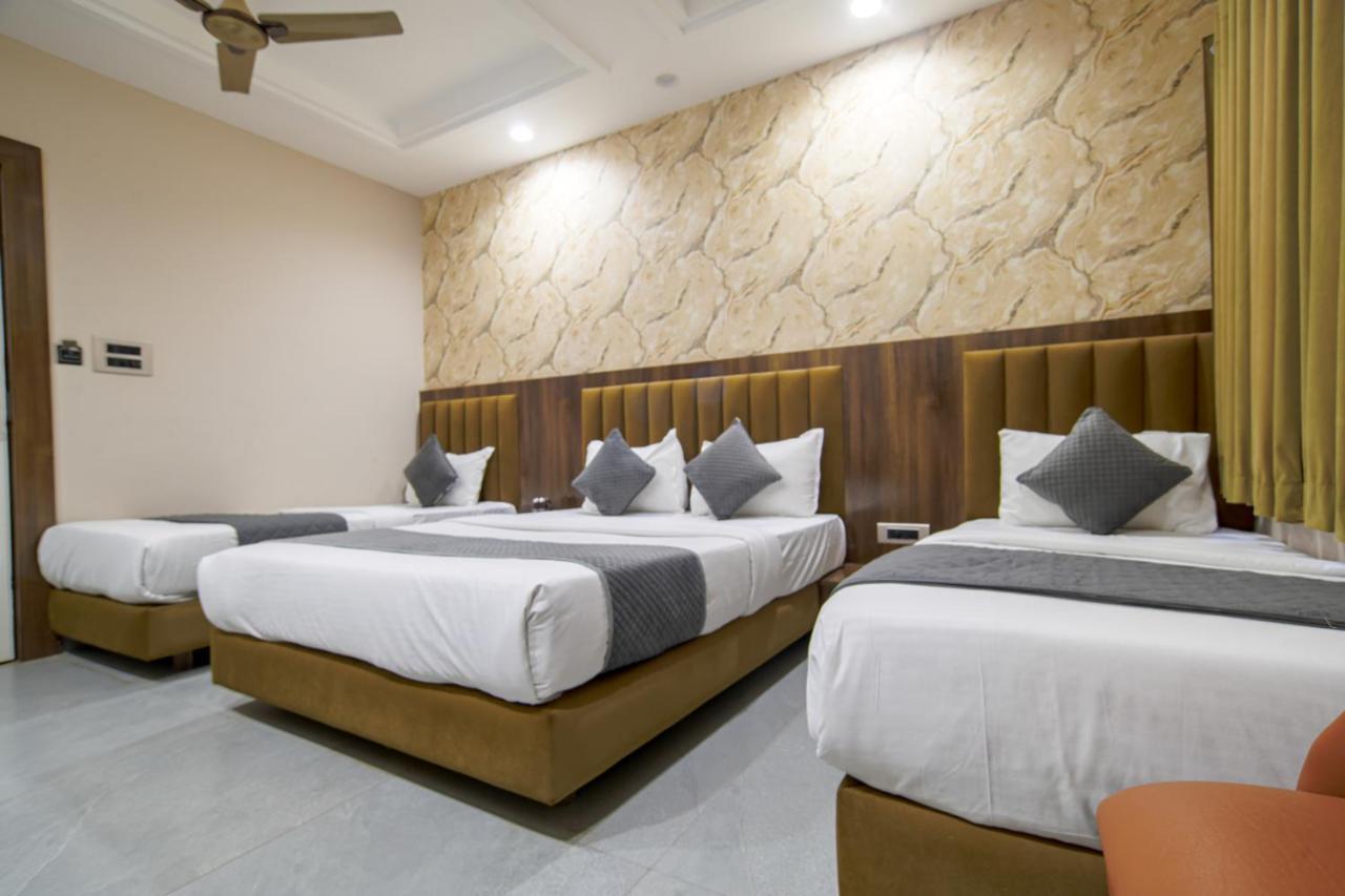Hotel Miracle 2Km From Mahakal Temple Ujjain Luaran gambar