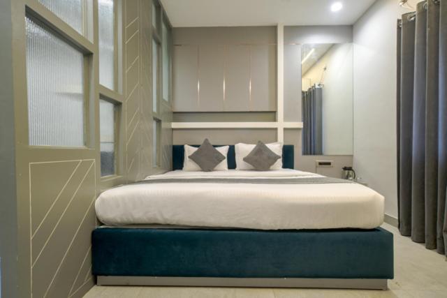 Hotel Miracle 2Km From Mahakal Temple Ujjain Luaran gambar