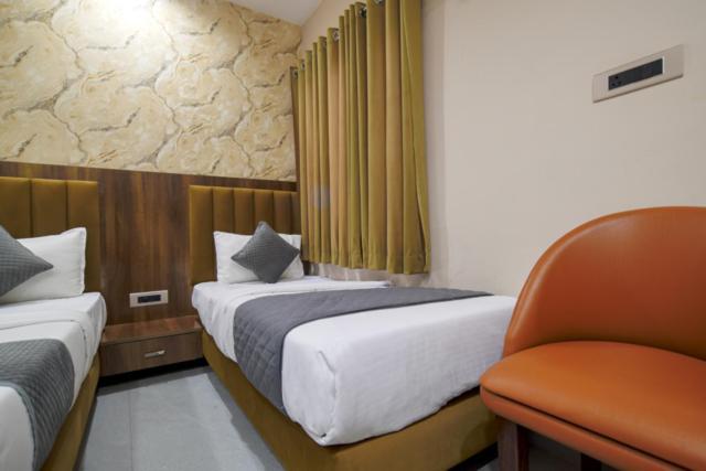 Hotel Miracle 2Km From Mahakal Temple Ujjain Luaran gambar