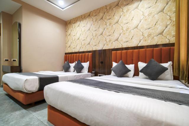 Hotel Miracle 2Km From Mahakal Temple Ujjain Luaran gambar