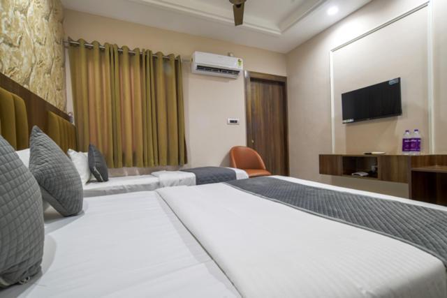 Hotel Miracle 2Km From Mahakal Temple Ujjain Luaran gambar