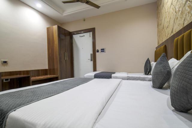 Hotel Miracle 2Km From Mahakal Temple Ujjain Luaran gambar